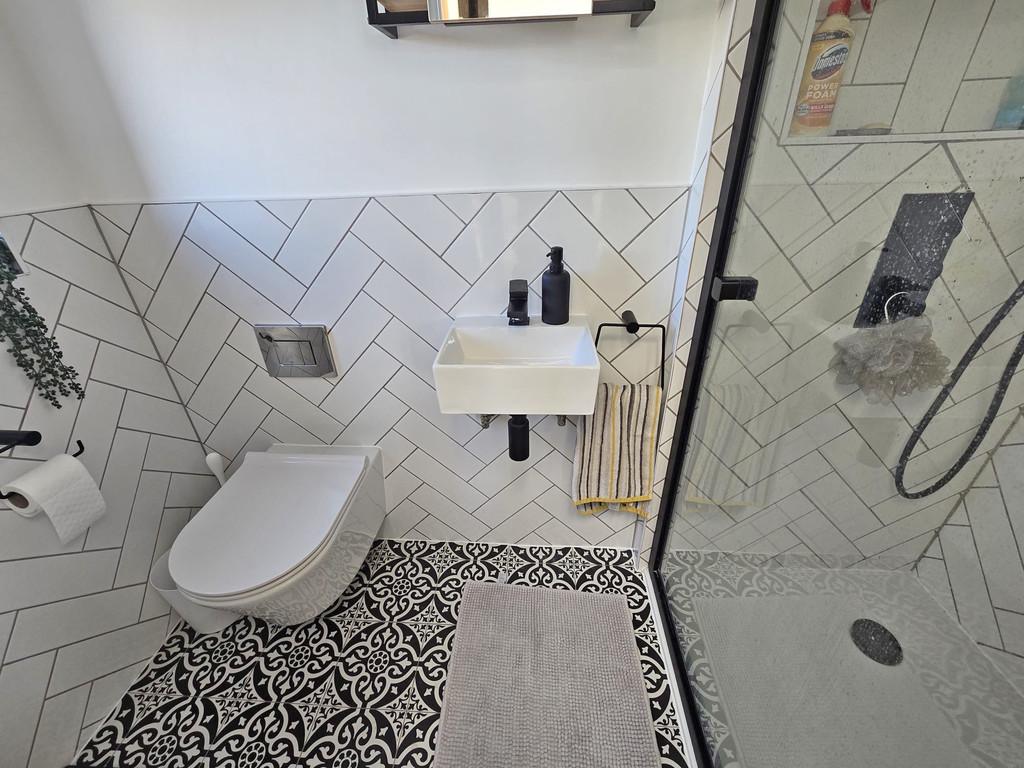Toilet (2)