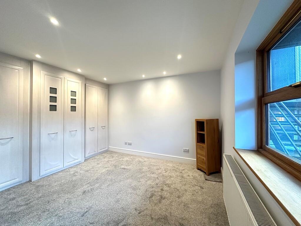 Picture No. 03