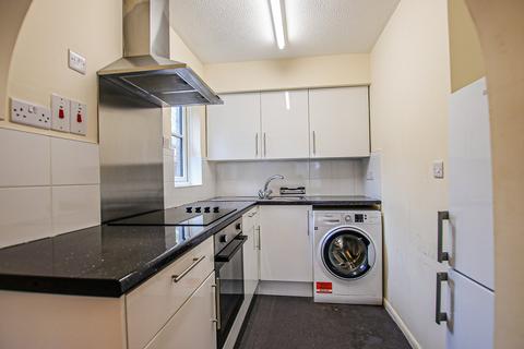 Studio to rent, Violet Close, Hackbridge, SM6