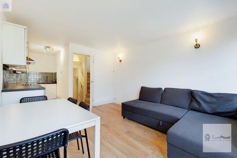 2 bedroom townhouse to rent, Malmesbury Road, London, E3