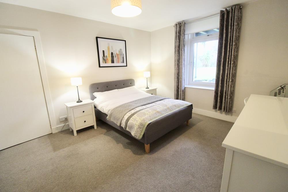 Bedroom 1 photos 2