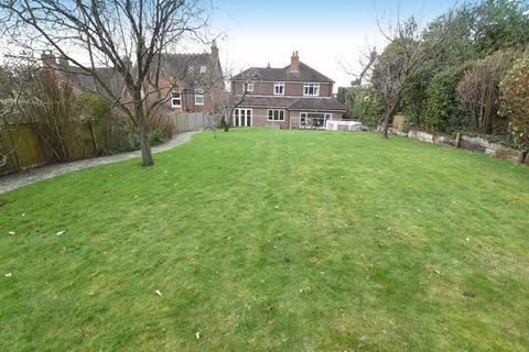 4 bedroom detached house for sale, Roseacre Lane, Maidstone