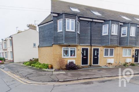 2 bedroom end of terrace house for sale, Wellesley Road, Sheerness ME12