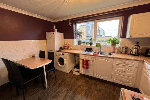 2 bedroom end of terrace house to rent, Luton LU4