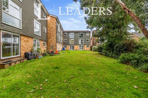 1 bedroom apartment to rent, Vine Close, Sutton