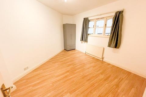 2 bedroom flat for sale, Childs Hill, London NW2