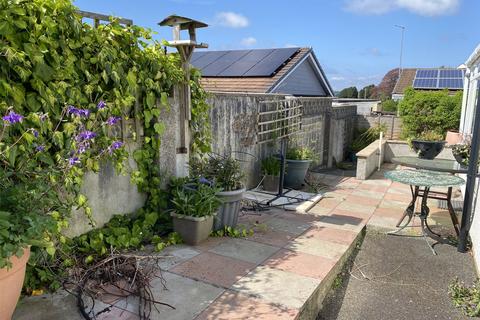 2 bedroom bungalow for sale, Hendra Vale, Launceston, Cornwall, PL15