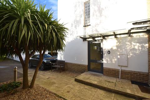 1 bedroom apartment for sale, Tower Road, Felixstowe, Suffolk, IP11