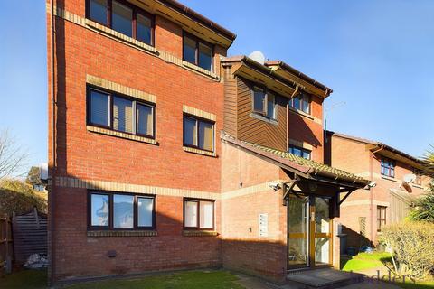 1 bedroom apartment for sale, Tucker Road, Ottershaw, Surrey, KT16