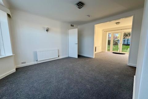 3 bedroom semi-detached house to rent, Briardene Crescent, Tyne and Wear NE3