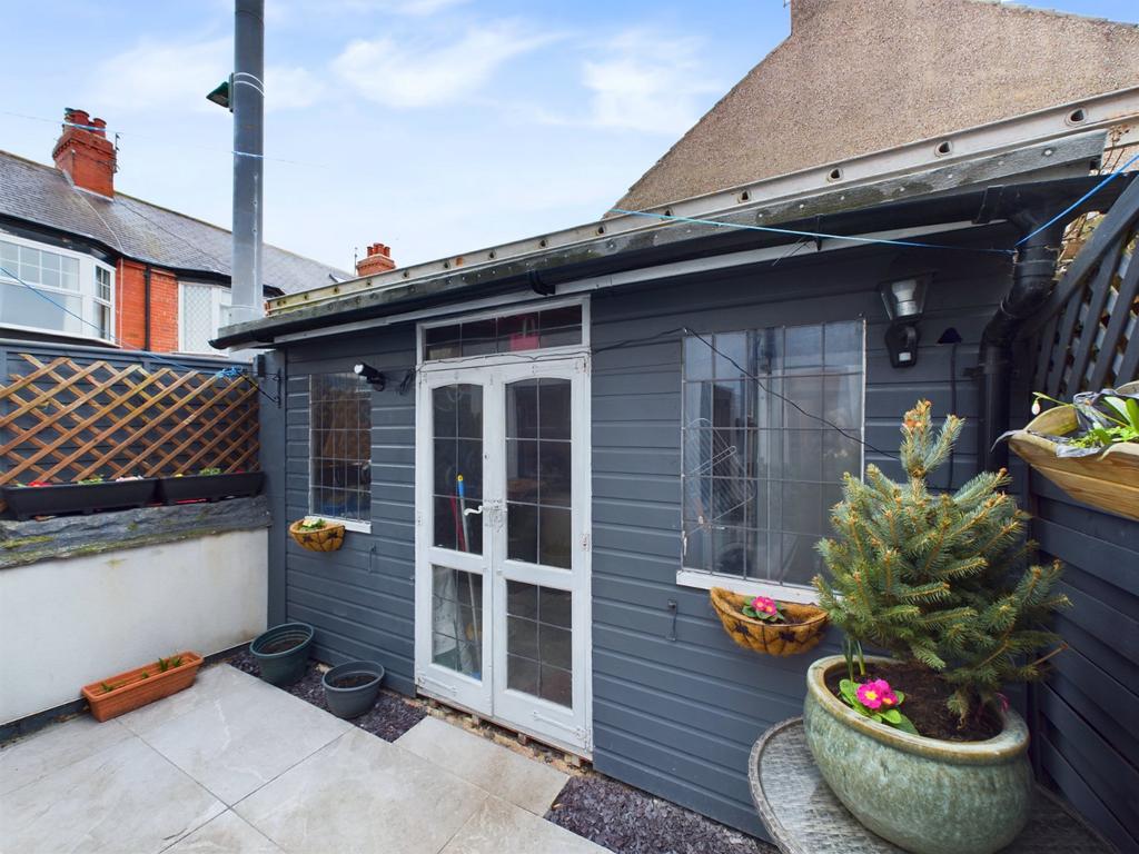 Garage/ Utility