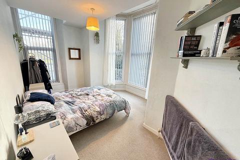 2 bedroom flat for sale, Mannamead Road, Plymouth PL3