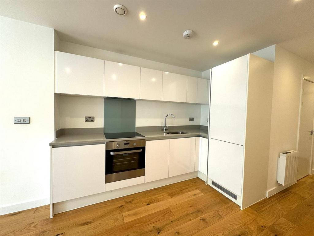 Kitchen pic 2.jpeg