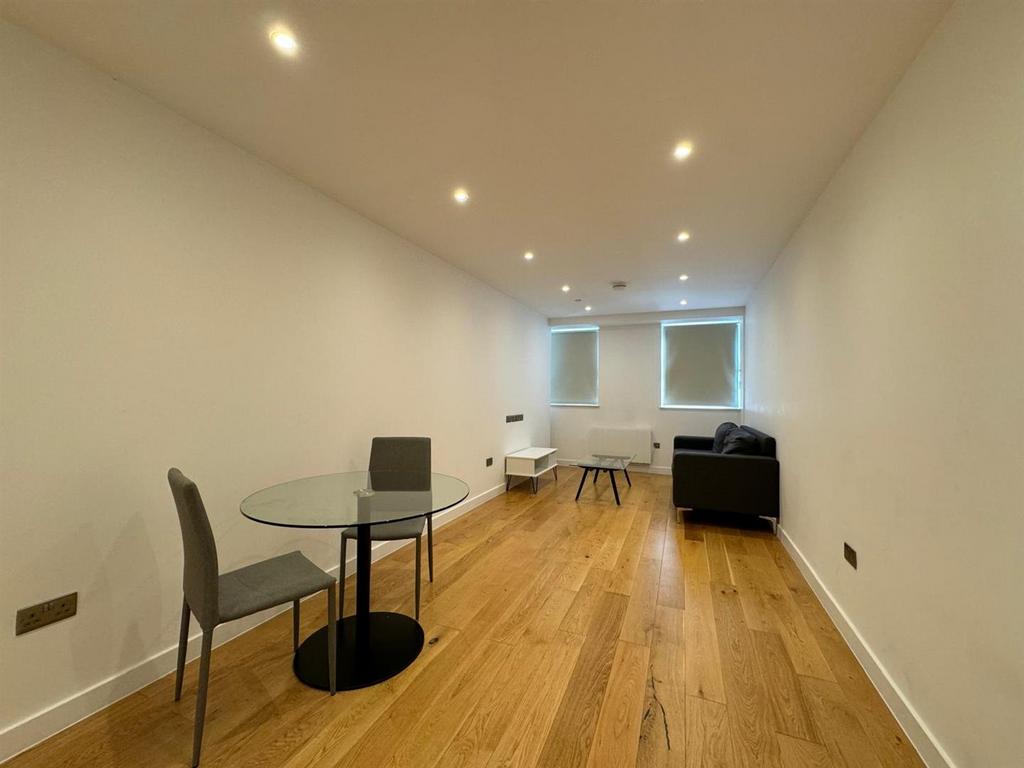 Living area pic 7.jpeg