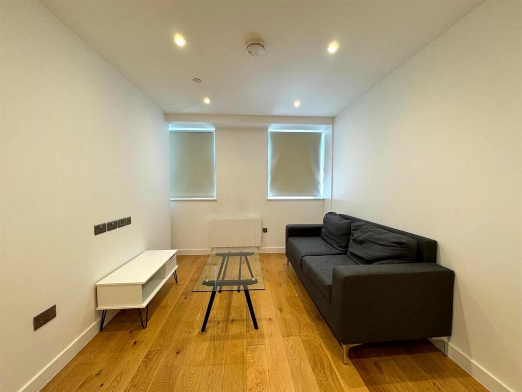 Living area pic 6.jpeg