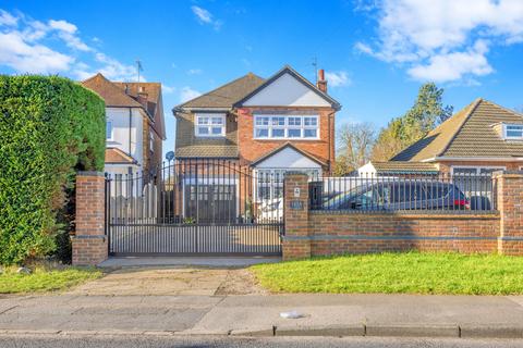 4 bedroom detached house for sale, Hornchurch RM11