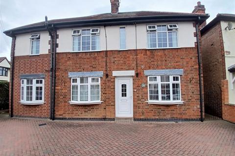 4 bedroom detached house for sale, Glebe Road, Hinckley