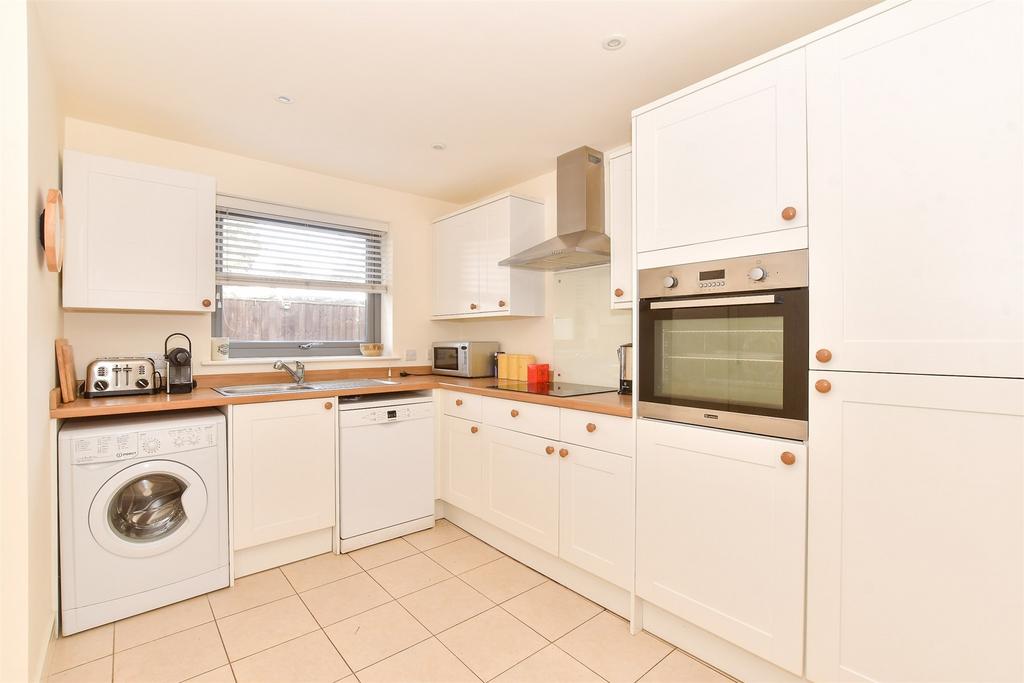 Kitchen/ Dining Area