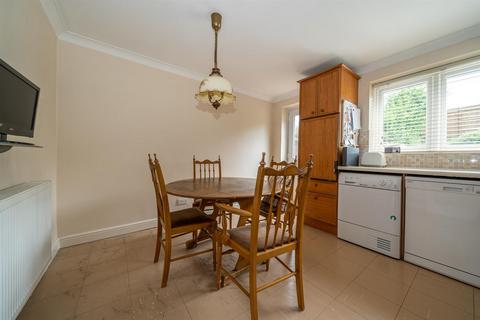 3 bedroom townhouse for sale, Standring Rise, Boxmoor, Hertfordshire, HP3 9AY