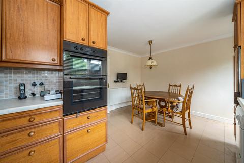 undefined, Standring Rise, Boxmoor, Hertfordshire, HP3 9AY