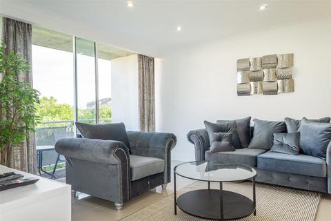 3 bedroom apartment to rent, Regent Court, St Johns Wood, NW8