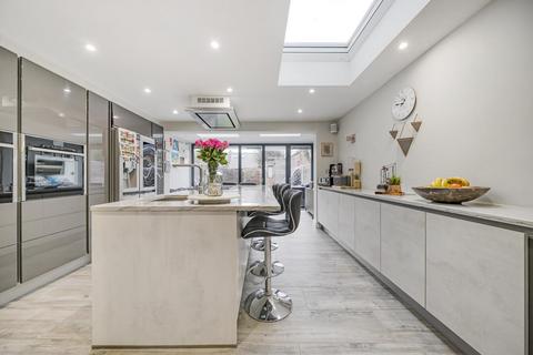 158 Kings Road, Kingston Upon Thames, KT2 5HU