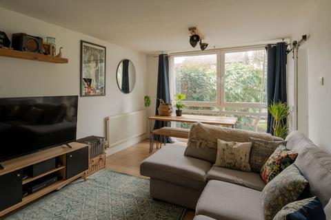 1 bedroom apartment for sale, Hainault Road, London E11