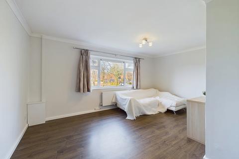 2 bedroom flat for sale, Chirk Close, Upton-by-Chester, CH2