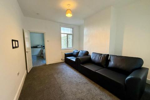 4 bedroom terraced house to rent, Enderley Street, Newcastle-Under-Lyme ST5