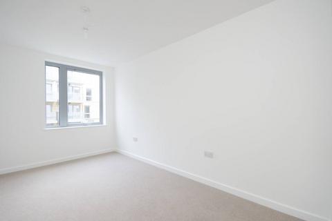 2 bedroom flat to rent, Lucienne Court, Poplar, London, E14