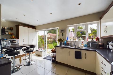 43 Burnham Crescent, Dartford, DA1 5BA
