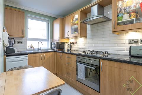 1 bedroom flat for sale, Enfield, London EN3