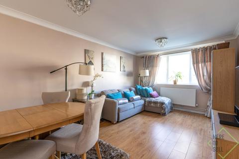 1 bedroom flat for sale, Enfield, London EN3