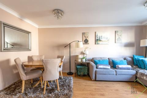 1 bedroom flat for sale, Enfield, London EN3