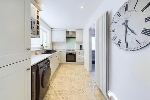 49 Drivemoor, Abbeydale, Gloucester, GL4 5XP