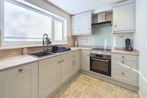 49 Drivemoor, Abbeydale, Gloucester, GL4 5XP