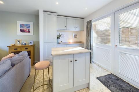 49 Drivemoor, Abbeydale, Gloucester, GL4 5XP