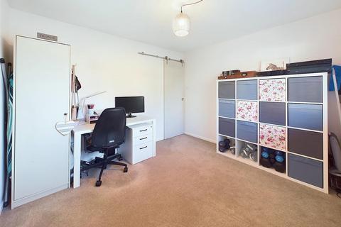 49 Drivemoor, Abbeydale, Gloucester, GL4 5XP