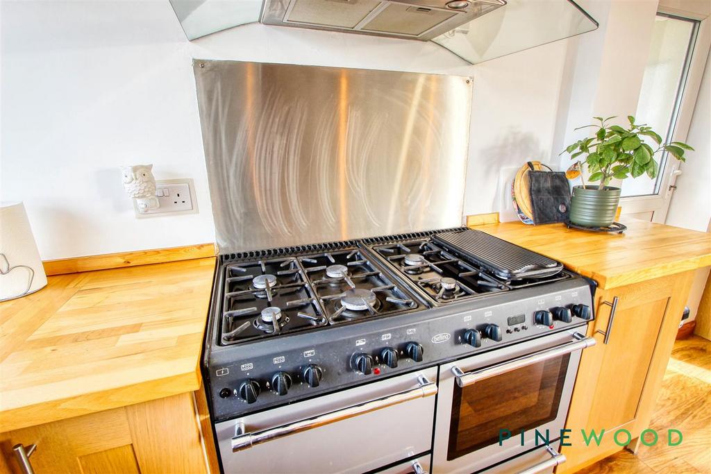Breakfast kitchen range (house)