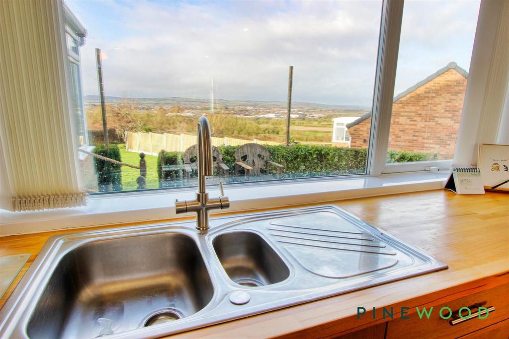 Breakfast kitchen sink (house)