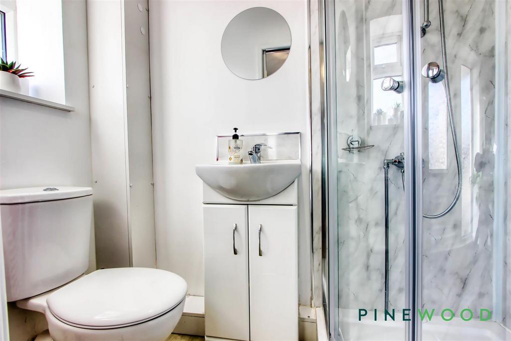 Ground floor shower room (house)