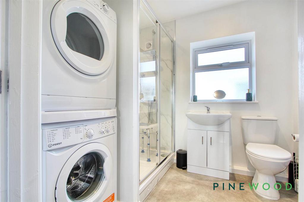 Shower room (annexe)