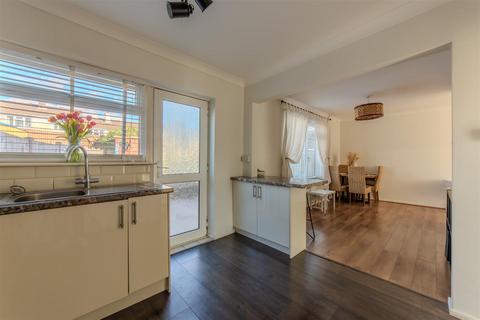 17 Broad View, Pontnewydd, Cwmbran, NP44 5JA