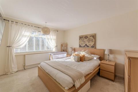 17 Broad View, Pontnewydd, Cwmbran, NP44 5JA