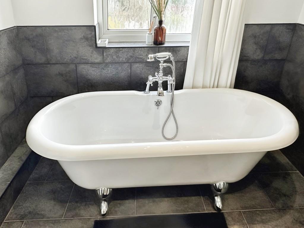 5faa4817-Bathroom 202