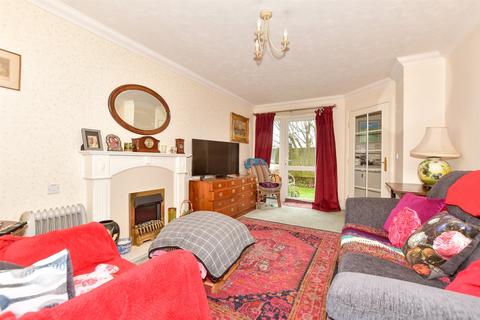 1 bedroom ground floor flat for sale, East Street, Hythe, Kent