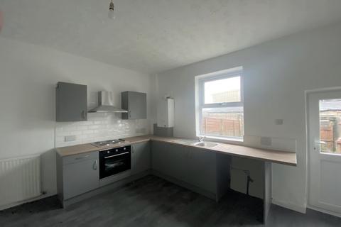 3 bedroom terraced house to rent, Malt Street, Accrington, Lancashire , BB5 1DR, UK