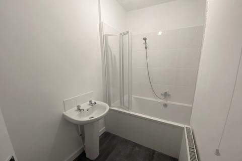 3 bedroom terraced house to rent, Malt Street, Accrington, Lancashire , BB5 1DR, UK