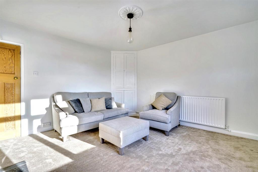 Lounge/Sitting Room