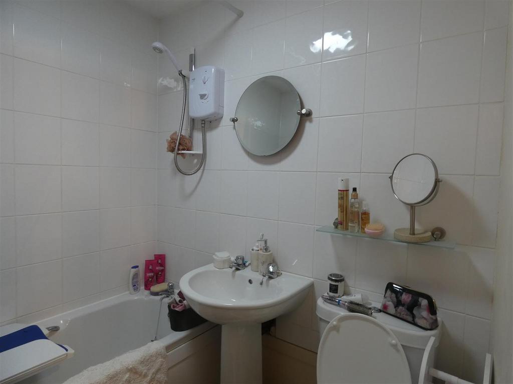 Bathroom.JPG